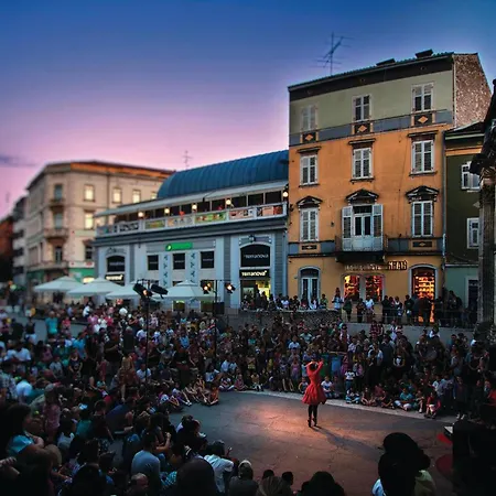 Nyaraló Cozy In With Wifi Póla