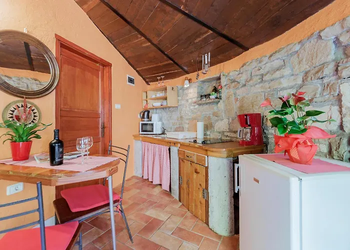 Feriehus Cozy In With Wifi Pula